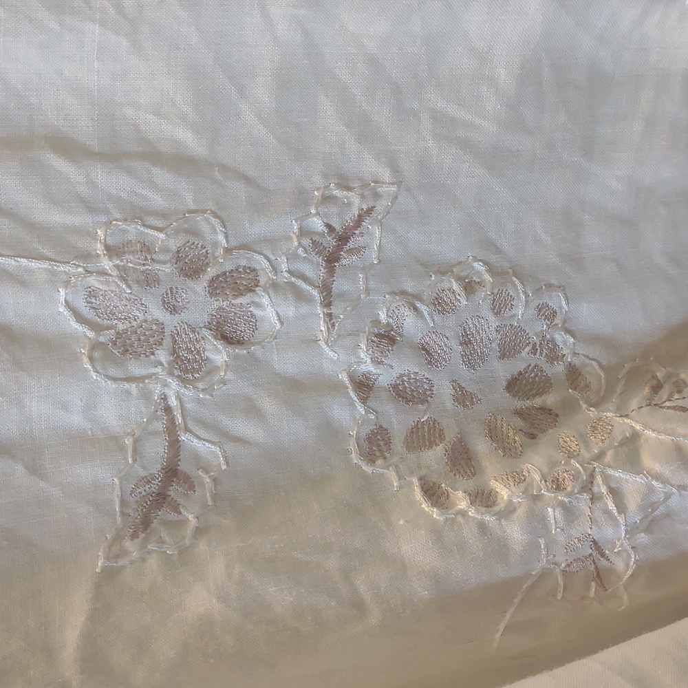 Cotton/Linen embroidered Top - Picture 3 of 5